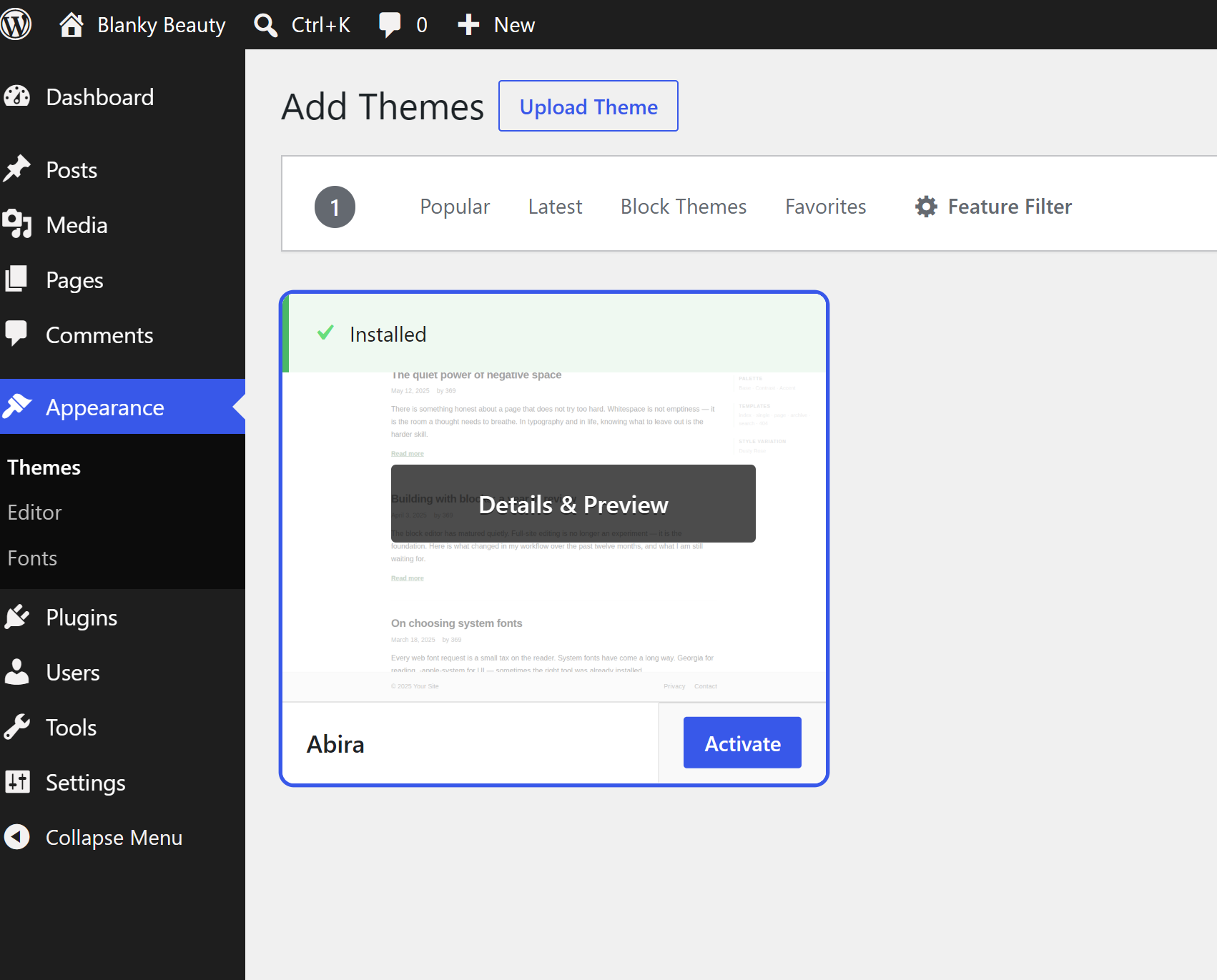 WordPress管理画面の「外観 › テーマ › 新規追加」。Abiraがインストール済みで「有効化」ボタンが表示されている
